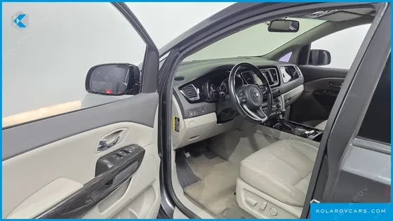 KIA CARNIVAL 7-SEATER LIMOUSINE