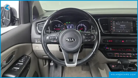 KIA CARNIVAL 7-SEATER LIMOUSINE