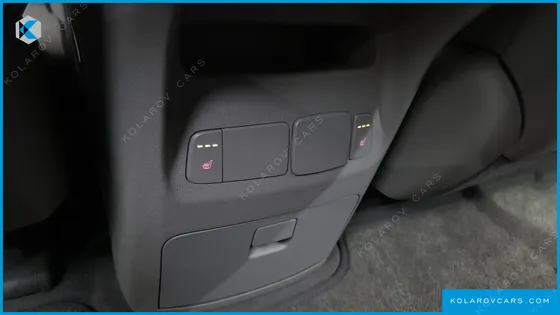 KIA CARNIVAL 7-SEATER LIMOUSINE
