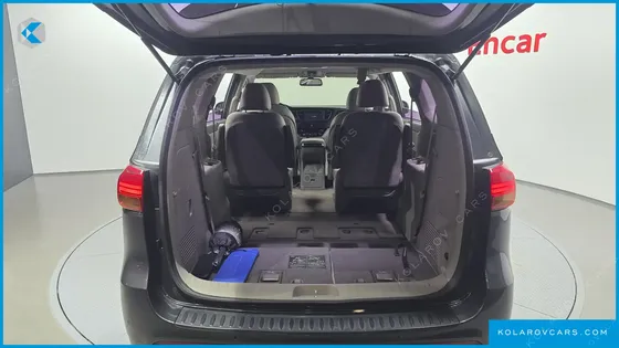 KIA CARNIVAL 7-SEATER LIMOUSINE