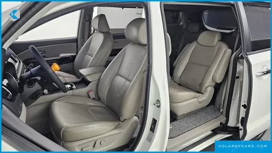 KIA CARNIVAL 9-SEATER PRESTIGE