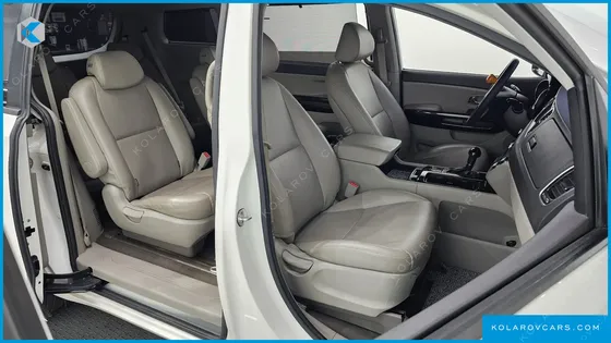 KIA CARNIVAL 9-SEATER PRESTIGE