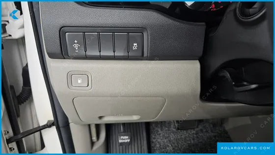 KIA CARNIVAL 9-SEATER PRESTIGE