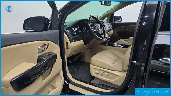 KIA CARNIVAL 9-SEATER NOBLESSE