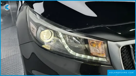 KIA CARNIVAL 9-SEATER NOBLESSE