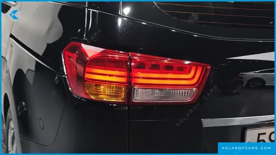 KIA CARNIVAL 9-SEATER NOBLESSE