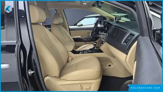 KIA CARNIVAL 9-SEATER NOBLESSE