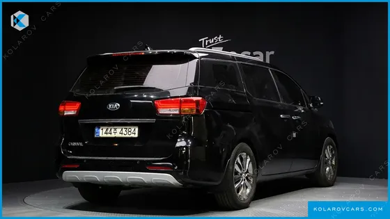 KIA CARNIVAL 9-SEATER NOBLESSE