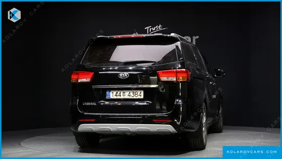 KIA CARNIVAL 9-SEATER NOBLESSE