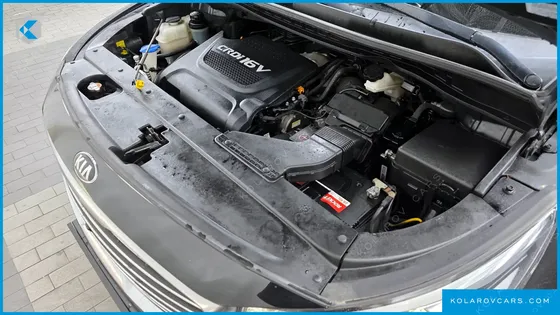KIA CARNIVAL 9-SEATER NOBLESSE