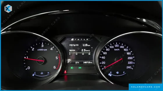 KIA CARNIVAL 9-SEATER NOBLESSE