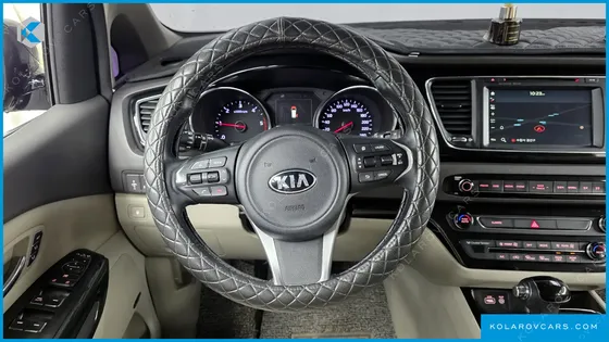 KIA CARNIVAL 9-SEATER NOBLESSE