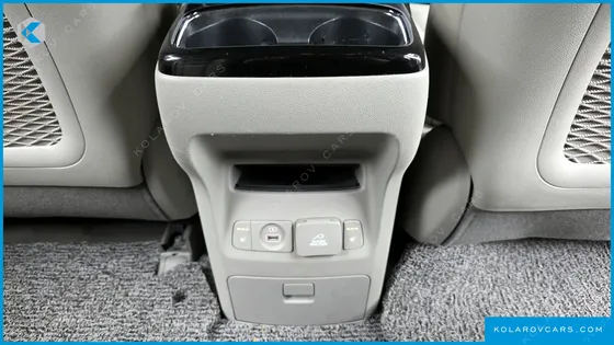 KIA CARNIVAL 9-SEATER NOBLESSE