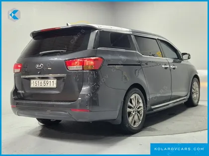 KIA CARNIVAL 11-SEATER DELUXE