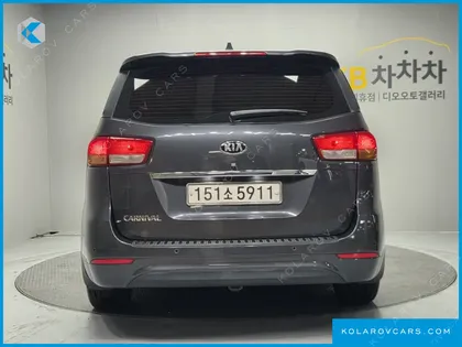 KIA CARNIVAL 11-SEATER DELUXE