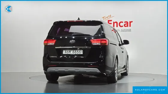 KIA CARNIVAL 9-SEATER PRESTIGE