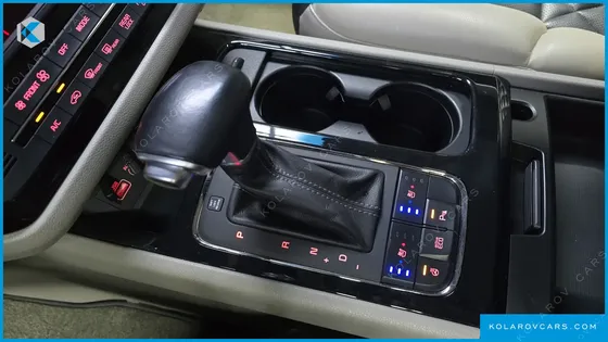 KIA CARNIVAL 9-SEATER PRESTIGE