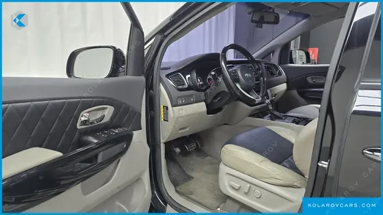 KIA CARNIVAL 9-SEATER PRESTIGE