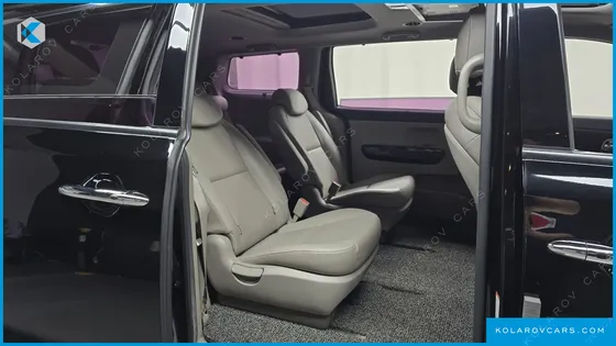 KIA CARNIVAL 9-SEATER PRESTIGE