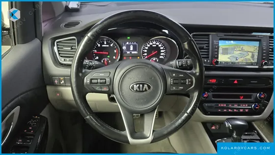 KIA CARNIVAL 9-SEATER PRESTIGE