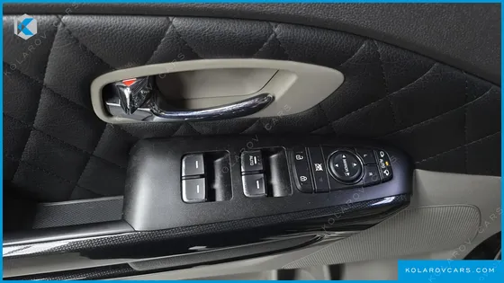 KIA CARNIVAL 9-SEATER PRESTIGE