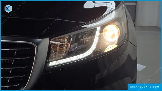 KIA CARNIVAL 9-SEATER PRESTIGE