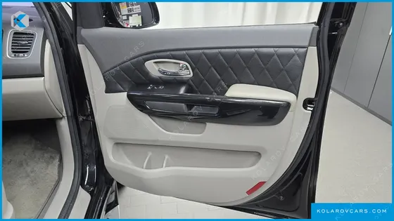 KIA CARNIVAL 9-SEATER PRESTIGE
