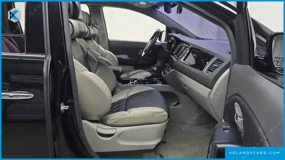 KIA CARNIVAL 9-SEATER PRESTIGE