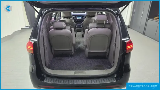 KIA CARNIVAL 9-SEATER PRESTIGE