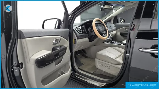 KIA CARNIVAL 9-SEATER NOBLESSE SPECIAL