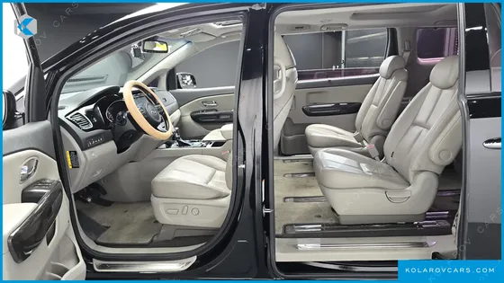 KIA CARNIVAL 9-SEATER NOBLESSE SPECIAL