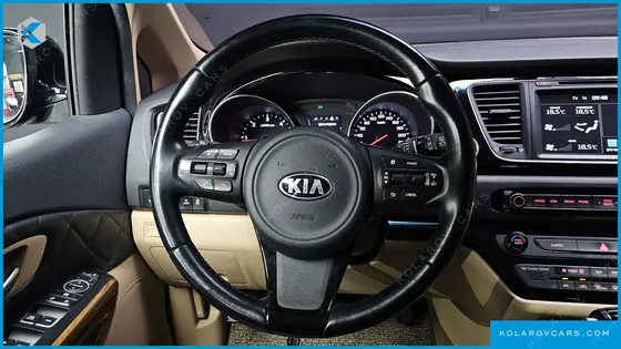 KIA CARNIVAL 9-SEATER HI-LIMOUSINE