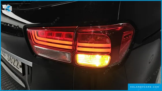 KIA CARNIVAL 9-SEATER HI-LIMOUSINE