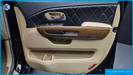 KIA CARNIVAL 9-SEATER HI-LIMOUSINE