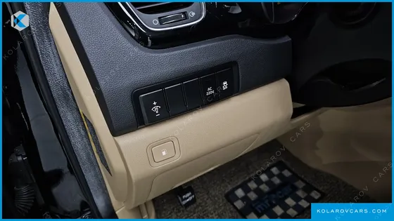 KIA CARNIVAL 9-SEATER HI-LIMOUSINE