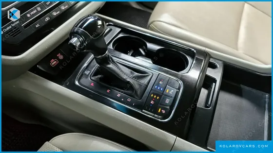 KIA CARNIVAL 9-SEATER PRESTIGE