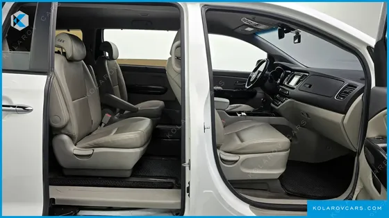 KIA CARNIVAL 9-SEATER PRESTIGE