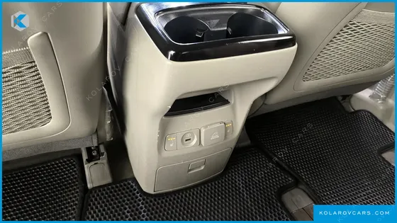 KIA CARNIVAL 9-SEATER PRESTIGE