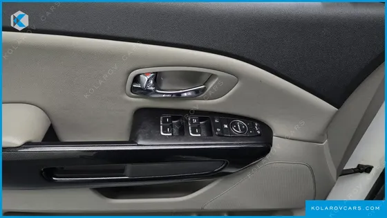 KIA CARNIVAL 9-SEATER PRESTIGE
