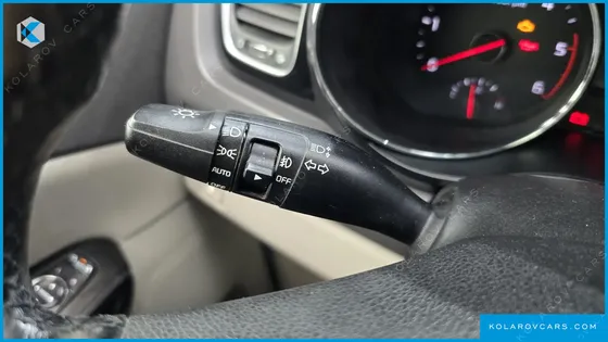 KIA CARNIVAL 9-SEATER PRESTIGE