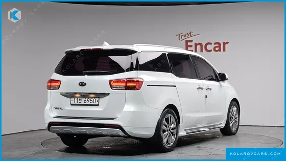 KIA CARNIVAL 9-SEATER NOBLESSE