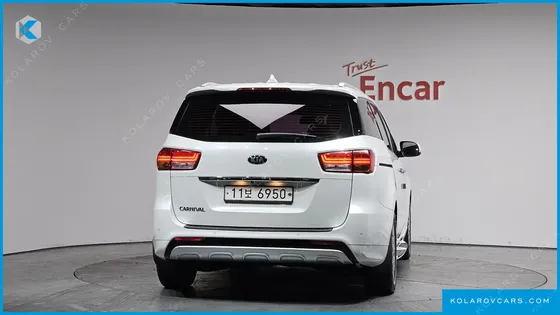KIA CARNIVAL 9-SEATER NOBLESSE