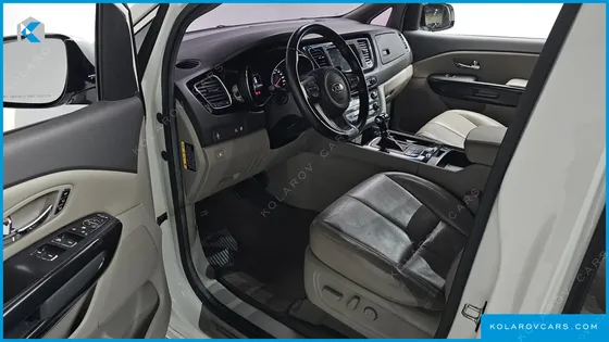 KIA CARNIVAL 9-SEATER NOBLESSE