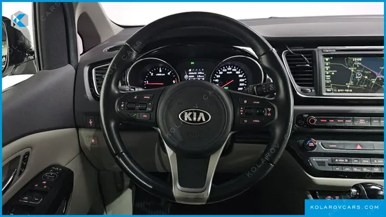 KIA CARNIVAL 9-SEATER NOBLESSE