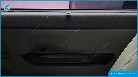 KIA CARNIVAL 9-SEATER NOBLESSE