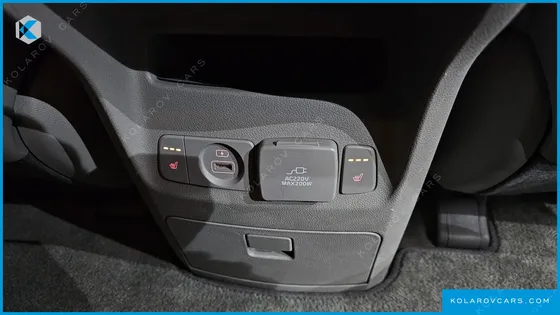 KIA CARNIVAL 9-SEATER NOBLESSE