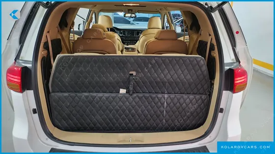 KIA CARNIVAL 9-SEATER HI-LIMOUSINE