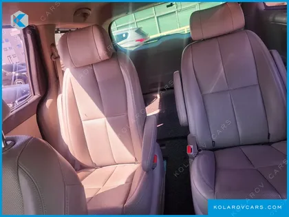 KIA CARNIVAL 7-SEATER LIMOUSINE