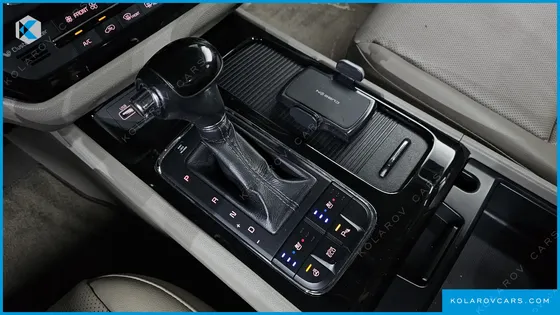 KIA CARNIVAL 9-SEATER PRESTIGE