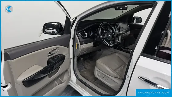 KIA CARNIVAL 9-SEATER PRESTIGE